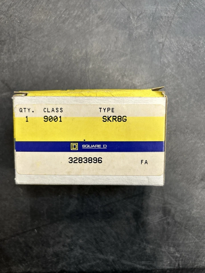 Square D 9001 SKR8G Push Button Operator Green  - Image 1 of 1