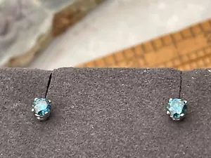 14K Solid White Gold Round .42 Carat Blue Diamond Stud Earring w/cert-387.25 - Picture 1 of 7