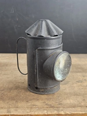 Antique Small 4.5in Tall Signal Lamp Lantern Red & Green Lens Bullseye Whale Oil - Image 1 of 4