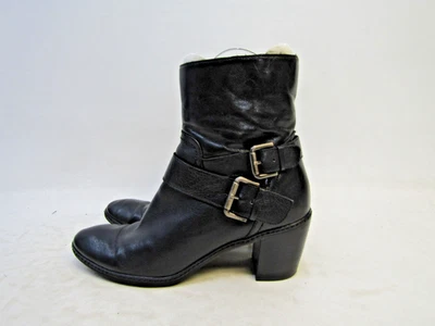 Botas de moda ANNE KLEIN para mujer talla 7,5 M de cuero negro con hebilla al tobillo Foto 1 de 4