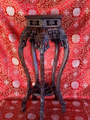 ANTIGUA MESA PEDESTAL TALLADA CHINA CON DRAGONES Y MURCIÉLAGOS! Foto 1 de 4