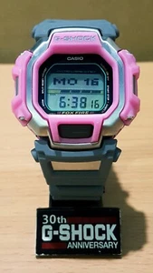 G-Shock Gundam Gris Rosa DW-8110 Ejército de EE. UU. Águila Roja Palabras difíciles de correr - Imagen 1 de 18