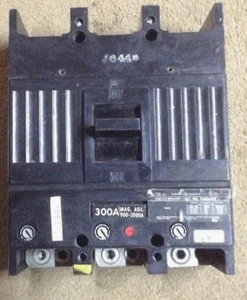 INTERRUPTOR DE CIRCUITO INDUSTRIAL USADO GENERAL ELECTRIC GE TJJ436300 300A 600VAC 3P * - Imagen 1 de 5