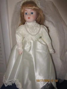 The Heritage Mint Collection Ltd. Porcelana 16" Muñeca Boda Novia con Soporte - Imagen 1 de 2