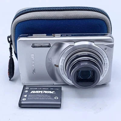 Olympus Stylus 7010 12.0MP Digital Camera Silver *READ* Tested - Image 1 of 4
