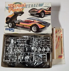 MPC Street Fever Vette Vintage Modellbausatz Maßstab 1:25 1978 LESEN - Bild 1 von 2