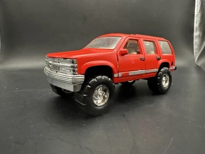 TOOTSIETOY 1/32 Scale 1996 CHEVY TAHOE Red With Opening Doors,  Trunk - Vintage - Image 1 of 4