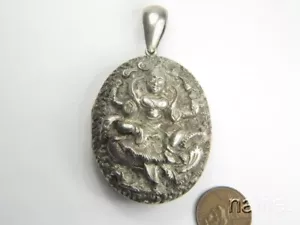 ANTIQUE VICTORIAN INDIAN SILVER HINDU DEITY PHOTO / MEMENTO LOCKET c1880 - Picture 1 of 6