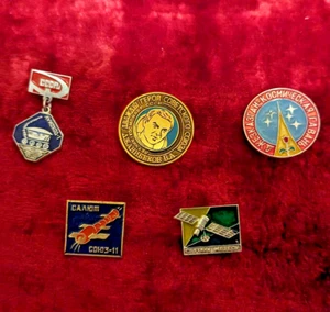 SET USSR SOVIET RUSSIAN PIN BADGE SPACE Intercosmos SOYUZ APOLLO USSR USA 5pcs - Picture 1 of 11