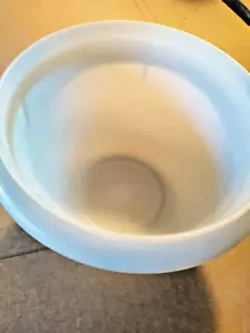 TUPPERWARE 5-1/2" ROUND WHITE MIXING BOWL NO LID 270 - Picture 1 of 3