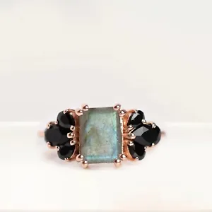 Rectangle Labradorite and Pear Cut Black Spinel 10k Solid Gold Vintage Ring - Picture 1 of 5