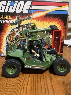 Hasbro G.I. Joe Retro 3.75 iInch A.W.E. Cárter de vehículo exclusivo Striker... Foto 1 de 4