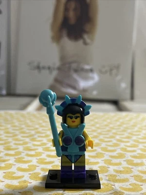 EVIL-LYN MASTERS OF THE UNIVERSE LEGO MINIFIG he-man meg foster alison brie - Image 1 of 4