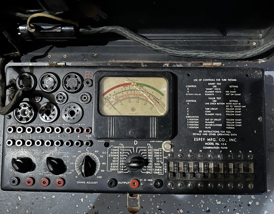 EPSEY MODEL 104 VINTAGE US ARMY SIGNAL CORPS COMBINATION TUBE TESTER - Image 1 of 4