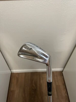 Wilson Staff 6-iron Dynamic Steel Regular RH 37” - Image 1 of 4