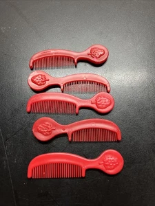 Lotto 5 accessori pettini bambola fragola shortcake vintage anni 80 W17 - Foto 1 di 4