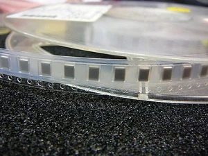 SYFER 1812J0500822GCT Keramik Kondensator 8200pF 50V 2% C0G/NPO 1812 SMD Menge 10 - Bild 1 von 1