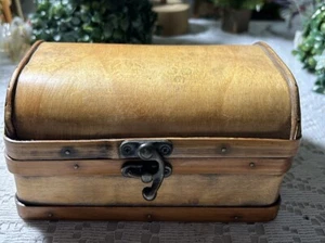 Mini Wooden Chest Vtg Can Be Used To Put Keepsakes In, Tabletop Or Dresser EUC - Picture 1 of 13