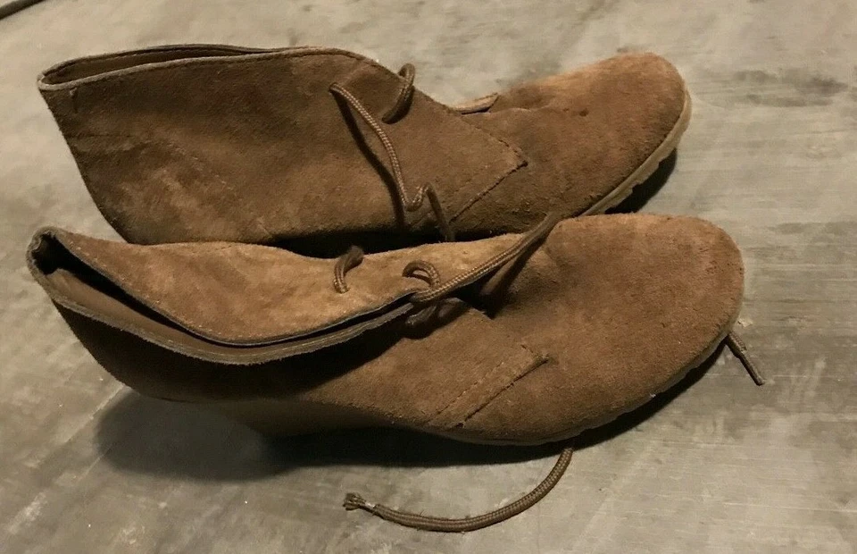 Zapatos de tacón Kelsi Dagger marrón gamuza cuero para mujer plataformas del desierto talla 7,5 Foto 1 de 1