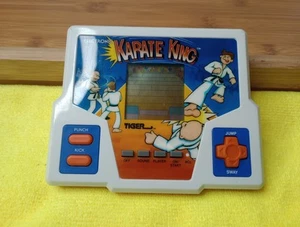 KARATE KING 1988 Tiger Electronics Gioco Portatile - Testato E Funzionante 🔥 - Foto 1 di 6