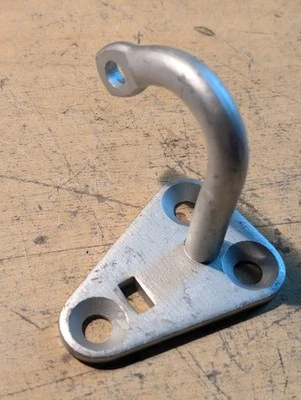 BISAGRA ASIENTO DELANTERO BMW/5/6/7 NOS R75/5 R90S R90/6 R100RT R80RT R100S R80/7 R60/5 Foto 1 de 4