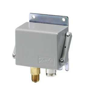 DANFOSS KPS35 060-310066 Pressure Switch New - Picture 1 of 4