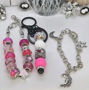 GREAT VALUE Pink And Silver Bracelets And Matching Keyring - Picture 1 of 11