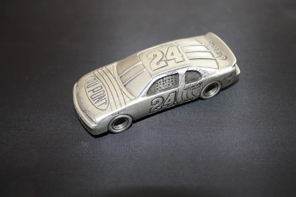 JEFF GORDON #24 DuPont Monte Carlo Acción Peltre 1/64 Foto 1 de 1