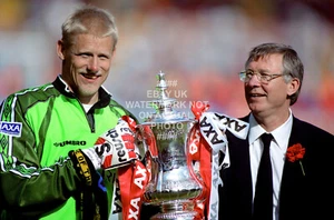 FA CUP TROPHY 1999 Schmeichel Alex Ferguson foto Manchester United Man UTD - Imagen 1 de 1