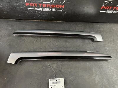 10-12 AUDI A5 PARA-BRISA ESQUERDO E DIREITO UM PILAR EXTERIOR PAINEL DE ACABAMENTO PRATA - Imagem 1 de 4