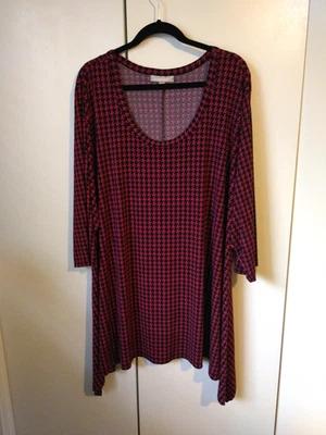 Top túnica Woman Within talla grande 3x 30/32 negro/rosa dobladillo mordedura de tiburón fluido Foto 1 de 4