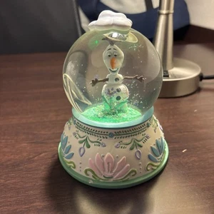 Disney Frozen Olaf Snow Globe - Hallmark Olaf With Flower Great Condition - Picture 1 of 2