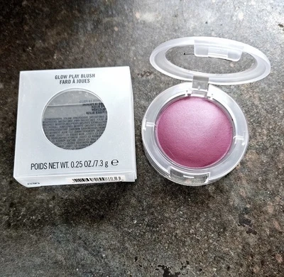 Mac ROSY DOES IT Glow Play Blush .25oz/7.3g NIB!  DISCONTINUED! - Image 1 of 3