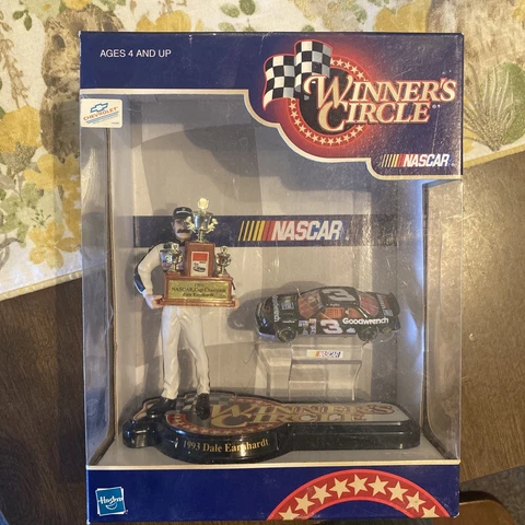 1999 WINNER'S CIRCLE DALE EARNHARDT SR. 1993 NASCAR CUP CHAMP ACTION FIGURE NIB Cover