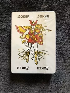 Carta da gioco poker sigillata - mazzo completo - Joker barbaro vichingo - quadrante orologio NUOVO - Foto 1 di 3