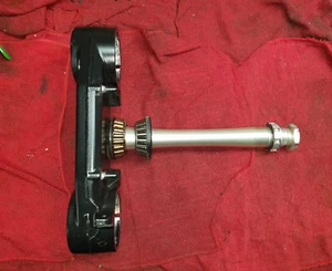 KX250F KAWASAKI 2015 VÁSTAGO DE DIRECCIÓN TRIPLE ÁRBOL INFERIOR BAJO SOPORTE 44037-0133-21 - Imagen 1 de 5