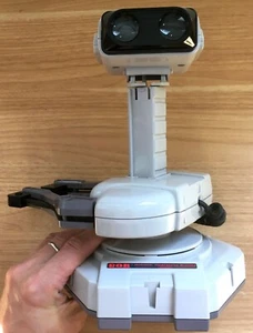 ROBOT ROB 100% ORIGINAL NINTENDO NES PAL B NESP-012-PAL NES-012 FONCTIONNE R.O.B - Foto 1 di 8