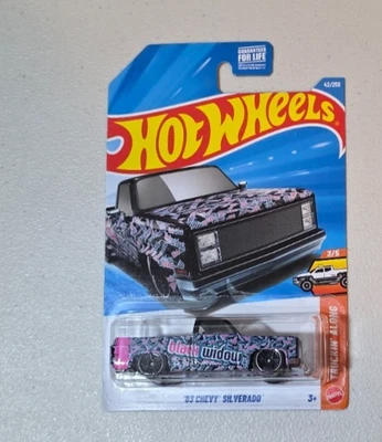 Estuche Hot Wheels '83 Chevy Silverado Black Widow 2026 B sin usar, en caja nuevo Chevrolet Truckin Foto 1 de 2