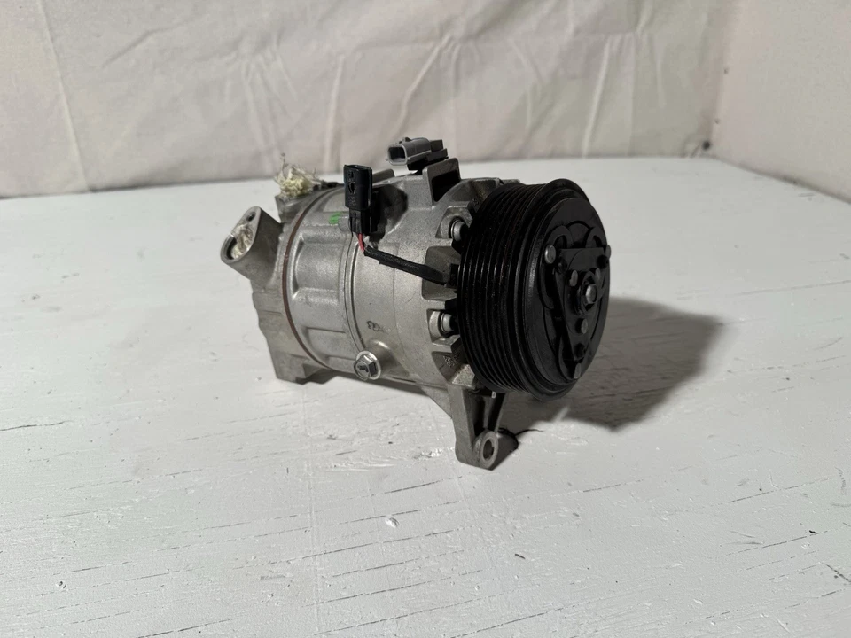 Compresor de aire acondicionado OEM - Infiniti QX60 2022-2024 - Valeo 92600 6SA0C Foto 1 de 4