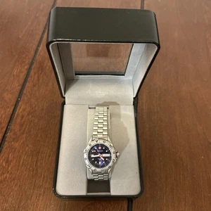 Orologio Donna WENGER Esercito Svizzero Subacqueo Argento Quadrante Blu LEGGI** - Foto 1 di 7