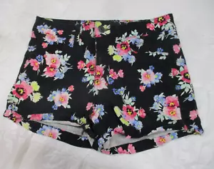 So - Junior Cuff Shorts -Black with Flowers - Stretch - Size 5 - Picture 1 of 8