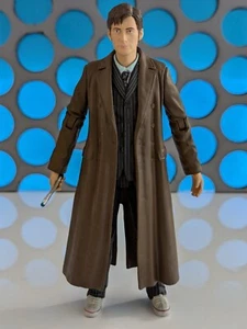 10th Doctor Who brauner Mantel Nadelstreifen Anzug weiße Schuhe & Sonic Utopia 5" Figur  - Bild 1 von 11