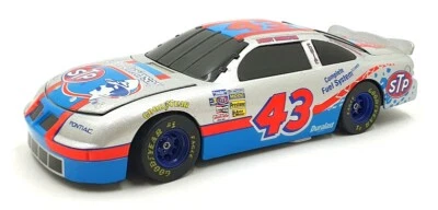Action 1/24 Scale Diecast 9524B - 1996 Pontiac Stock Car #43 B.Hamilton - Photo 1/4