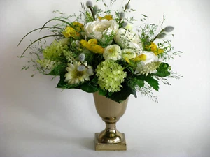 Strauß Blumen Seidenblumen Ranunkel Bellis Weidenkätzchen Gerbera gelb weiß - Bild 1 von 11