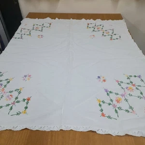 Vintage Hand Embroidered Tablecloth Floral Lace Edged 88 x 82cm - Picture 1 of 2