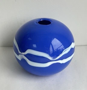 Ancien vase boule en verre soufflé bleu signé URCA Major Paris design années 50 - Picture 1 of 16
