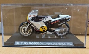 Suzuki RGB500 Marco Lucchinelli 1981 1:24 Diecast racing motorcycle model - Picture 1 of 3