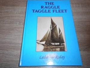 The Raggle Taggle Fleet. Pequeños barcos del ejército de Estados Unidos Segunda Guerra Mundial, Nueva Guinea. Ladislaw Reday. - Imagen 1 de 9