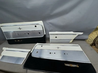 Oldsmobile Starfire 1964 paneles delanteros traseros de 2 puertas cuarto 1/4 rieles de moldura Foto 1 de 4