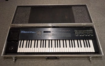Roland D20 mit sehr stabilem hochwertigen Flightcase - Bild 1 von 2